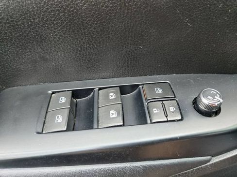 Used 2015 Toyota Highlander Plus FWD image 36
