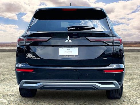 Used 2025 Mitsubishi Outlander SE FWD image 6