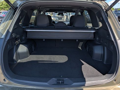 Certified 2025 Subaru Forester Premium AWD/4WD image 18