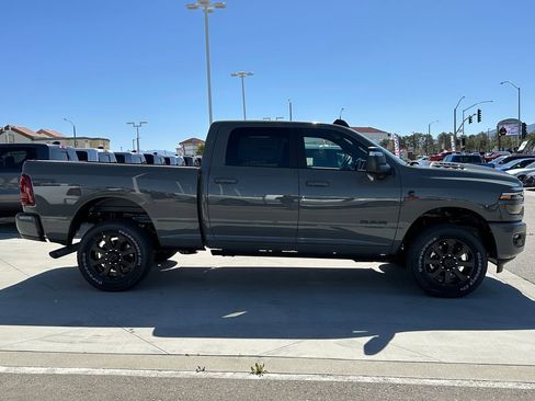 New 2026 RAM 2500 Laramie AWD/4WD image 9