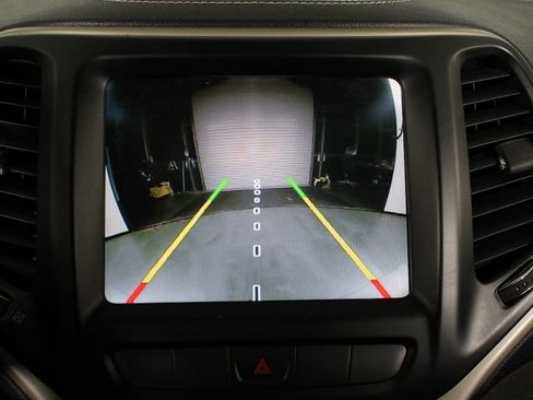 Used 2015 Jeep Cherokee Limited FWD image 29