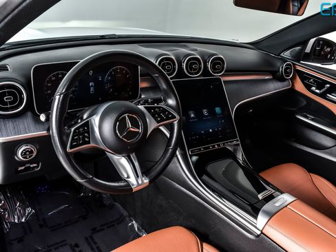Used 2025 Mercedes-Benz C 300 4MATIC Sedan image 17