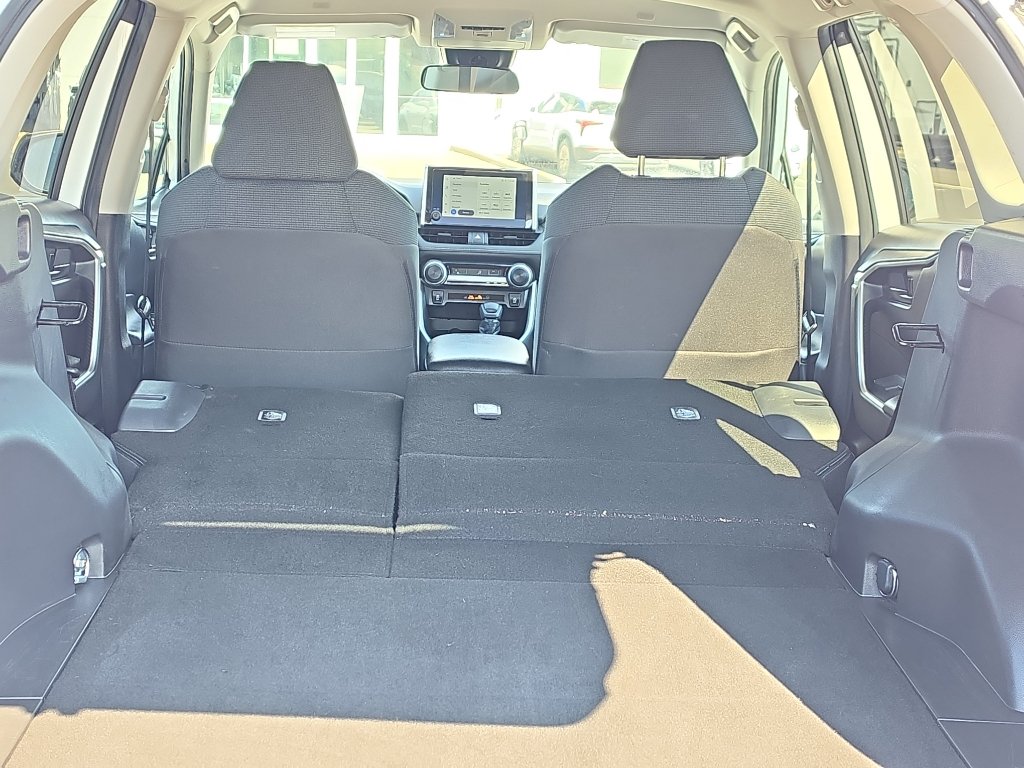 Certified 2025 Toyota RAV4 LE AWD/4WD image 10