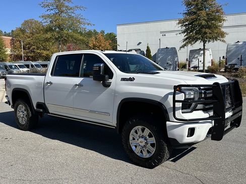 Used 2024 Chevrolet Silverado 3500 High Country w/ High Country Premium Package image 2