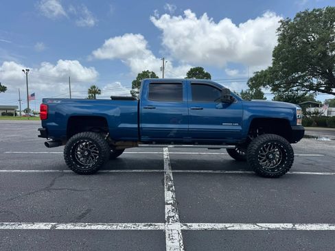Used 2015 Chevrolet Silverado 2500 LT w/ LT Convenience Package AWD/4WD image 5