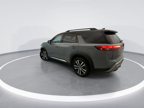 Used 2024 Nissan Pathfinder Platinum w/ Cargo Package AWD/4WD image 6