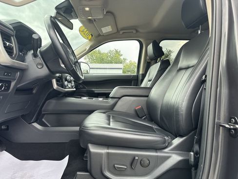 Used 2024 Ford Expedition XLT AWD/4WD image 17