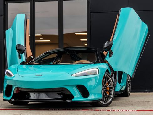 Used 2023 McLaren GT RWD image 2