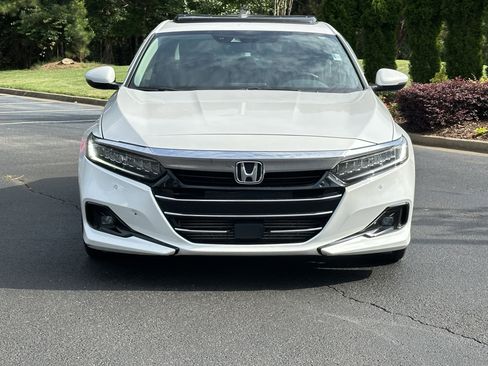 Used 2021 Honda Accord Touring image 3