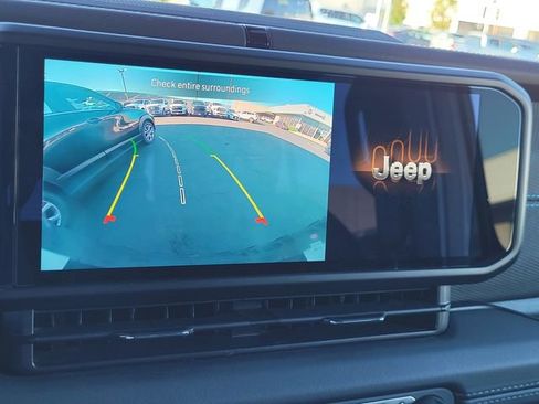 Certified 2025 Jeep Wrangler Unlimited Rubicon 4xe w/ Safety Group AWD/4WD image 10