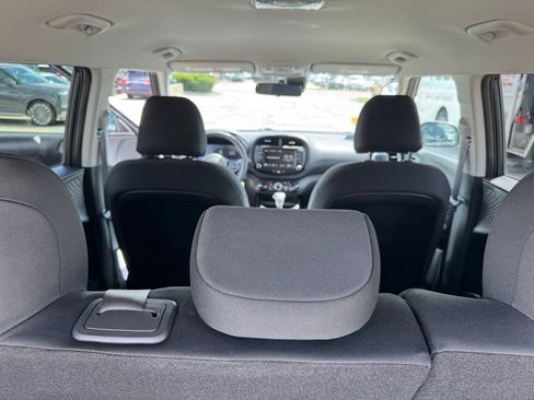 Used 2024 Kia Soul LX w/ Option Group 015 FWD image 35