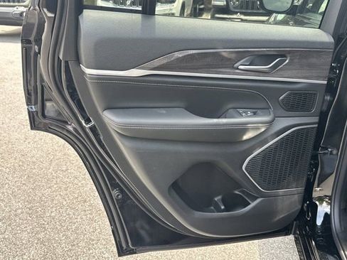 New 2026 Jeep Grand Cherokee Limited AWD/4WD image 20
