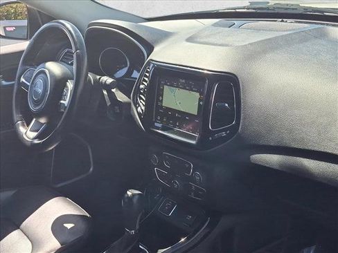 Used 2018 Jeep Compass Limited w/ Navigation Group FWD image 22