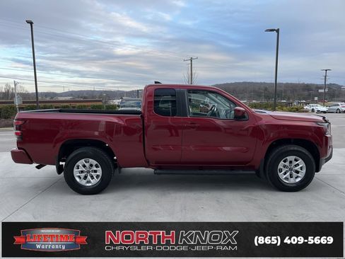 Used 2024 Nissan Frontier SV w/ Technology Package image 18