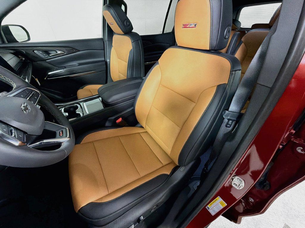 New 2027 Chevrolet Traverse Z71 w/ LPO, Floor Liner Package AWD/4WD image 11