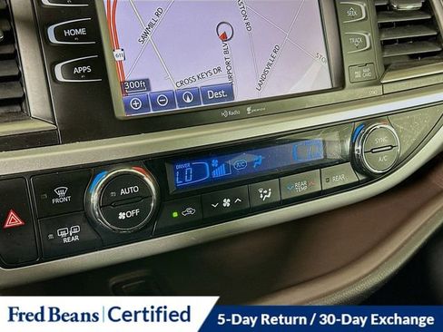 Used 2015 Toyota Highlander XLE image 18