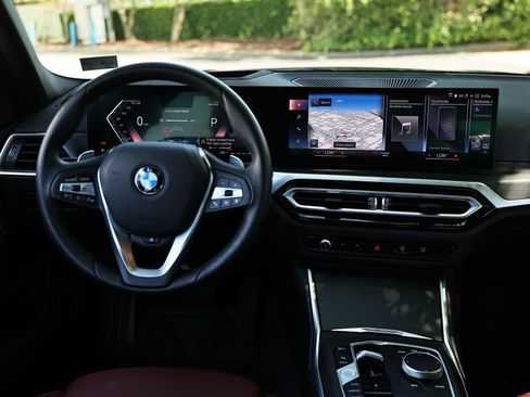 Used 2024 BMW 330i xDrive Sedan w/ Premium Package AWD/4WD image 27