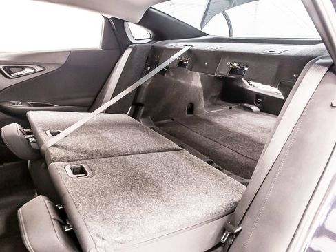 Used 2022 Chevrolet Malibu LS FWD image 37
