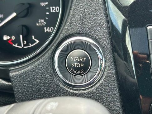 Used 2020 Nissan Rogue SL w/ Premium Package image 27