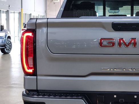 Used 2024 GMC Sierra 1500 AT4 w/ Technology Package AWD/4WD image 20