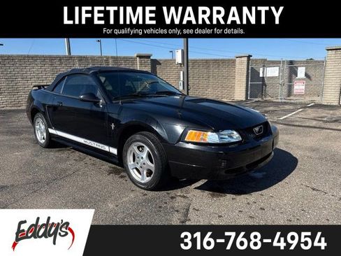 Used 2002 Ford Mustang Convertible RWD image 1