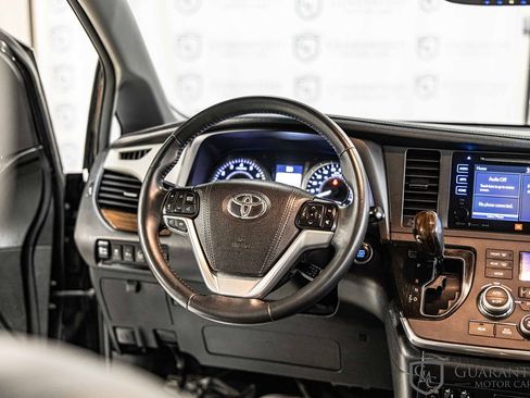 Used 2016 Toyota Sienna Limited Premium w/ Protection Package image 36