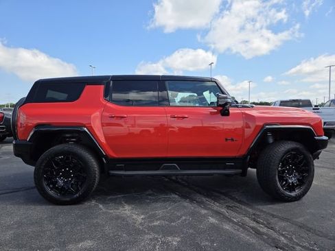 Used 2026 GMC Hummer EV SUV w/ LPO, Dark Essentials Package AWD/4WD image 18