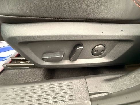 Certified 2025 Nissan Rogue SV image 14