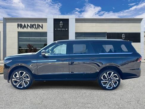 New 2026 Lincoln Navigator L Reserve AWD/4WD image 4