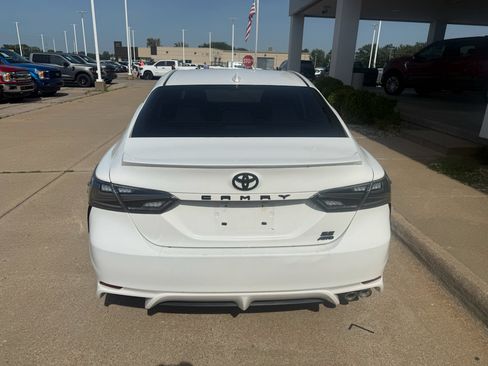 Used 2021 Toyota Camry SE AWD/4WD image 6