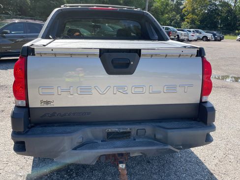 Used 2006 Chevrolet Avalanche LS image 7