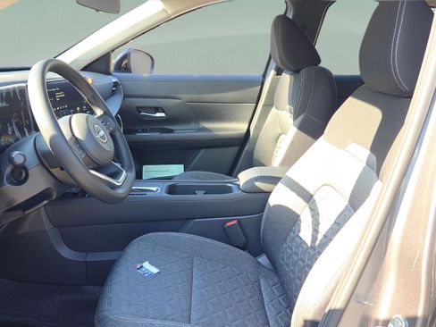 New 2026 Nissan Kicks SV w/ Cold Weather Package FWD image 9