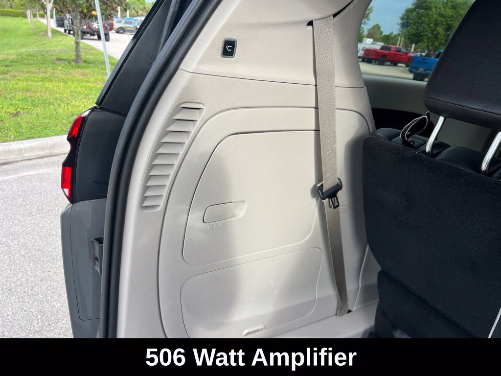 Used 2022 Chrysler Pacifica Touring-L w/ Uconnect Theater Family Group FWD image 12