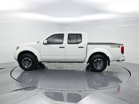 Used 2018 Nissan Frontier PRO-4X AWD/4WD image 3