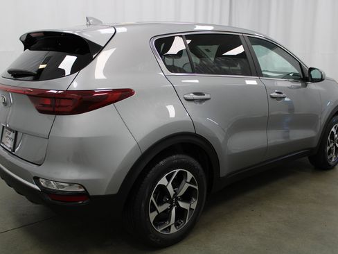Used 2022 Kia Sportage LX image 5