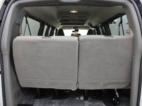 Used 2025 Chevrolet Express 3500 LT w/ LT Preferred Equipment Group image 27