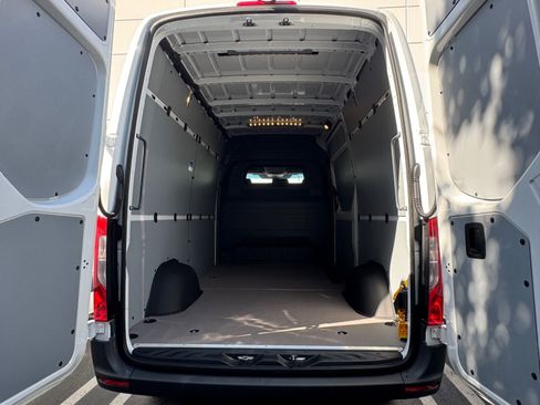 New 2025 Mercedes-Benz Sprinter 2500 image 7