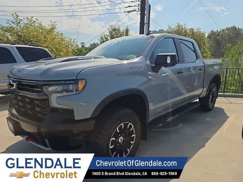 Used 2025 Chevrolet Silverado 1500 ZR2 w/ Technology Package AWD/4WD image 2