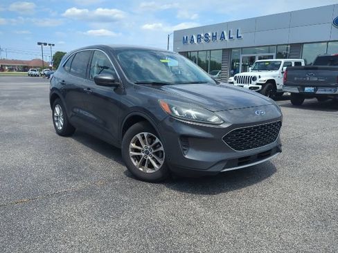 Used 2020 Ford Escape SE FWD image 3