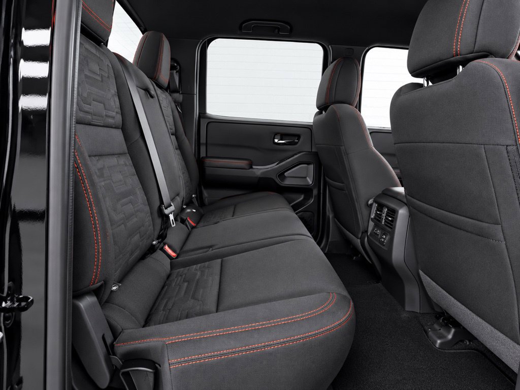 Used 2022 Nissan Frontier Pro-X RWD image 11