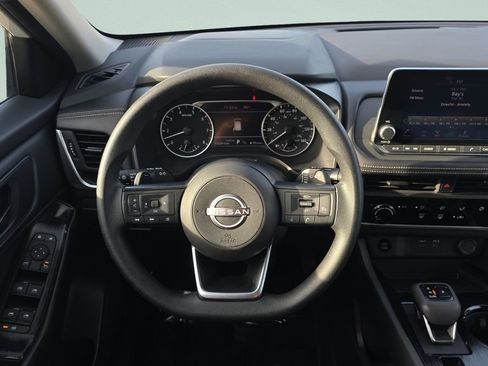 Used 2024 Nissan Rogue S FWD image 12