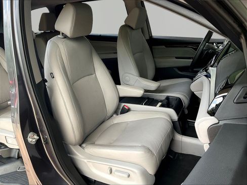 Used 2018 Honda Odyssey Elite image 30