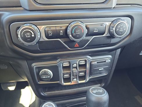 Used 2021 Jeep Wrangler Unlimited Sport AWD/4WD image 24