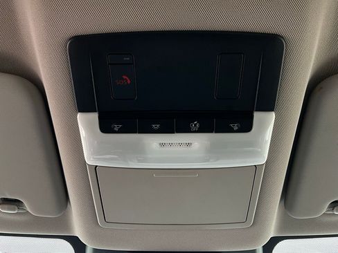 Used 2025 Nissan Rogue SV image 17