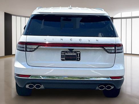 Used 2023 Lincoln Aviator 2WD image 5