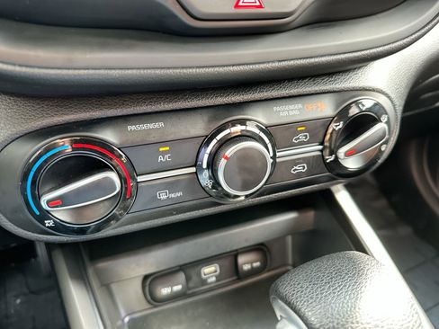 Used 2024 Kia Soul LX image 18