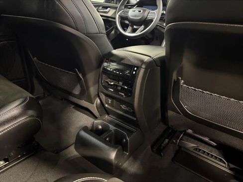 Used 2025 Jeep Grand Cherokee L Altitude AWD/4WD image 24