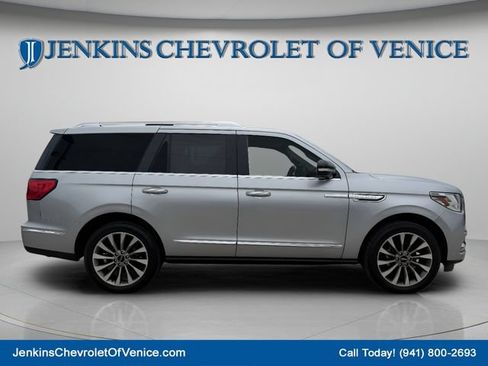 Used 2020 Lincoln Navigator Reserve w/ Luxury Package AWD/4WD image 3