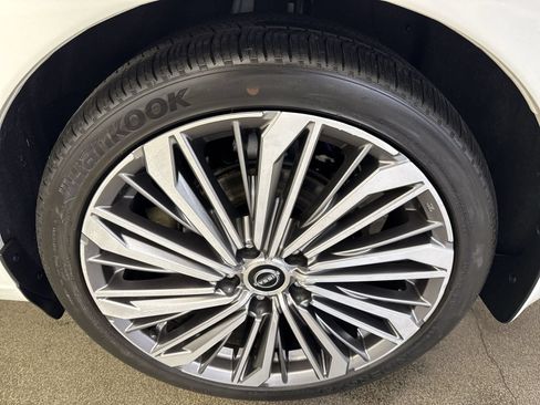 Used 2024 Nissan Altima 2.5 SL FWD image 6