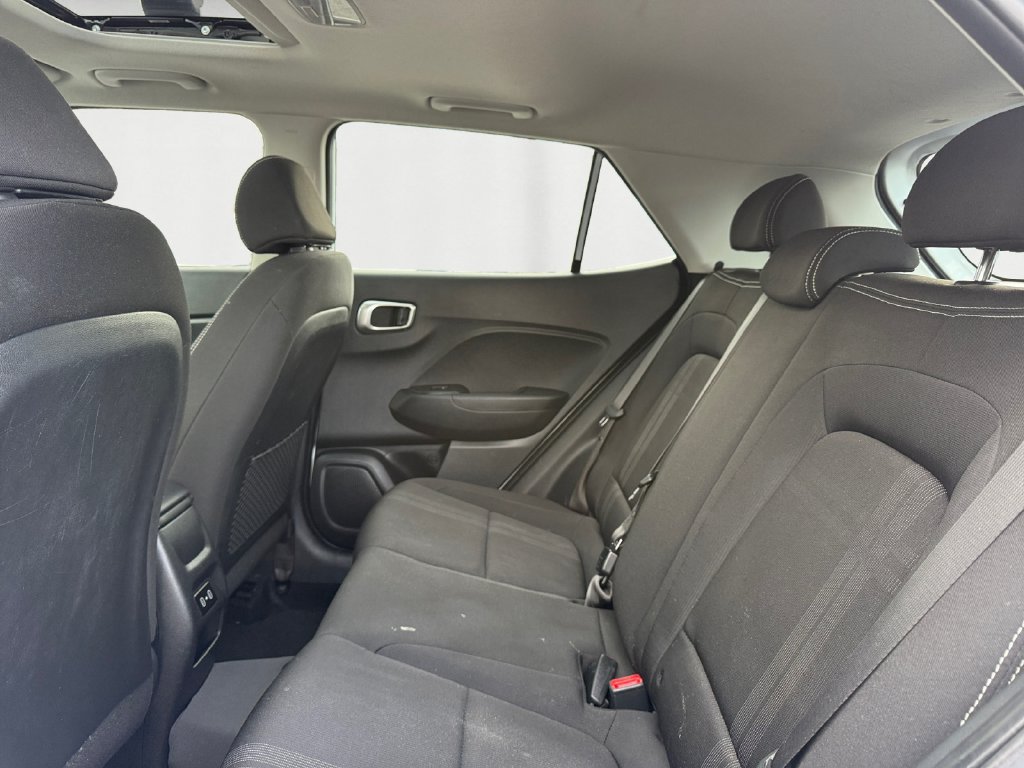 Used 2024 Hyundai Venue SEL FWD image 13